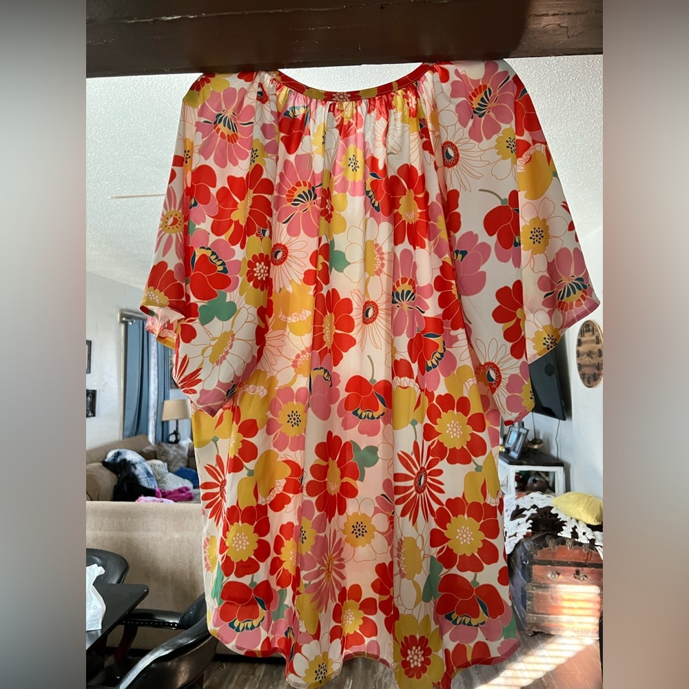 Beautiful top size 2x no tags